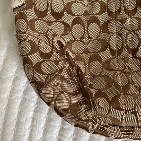 Coach Kristin Signature khaki fabric/white leather/nickel hobo shoulder bag. - Picture 6 of 16